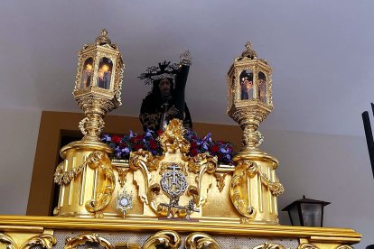 Salida de Nuestro Padre Jesús Nazareno.