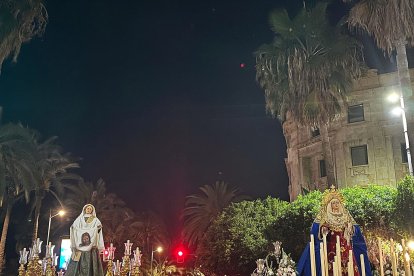 La Verónica y la Virgen de la Amargura, en la Plaza Circular.