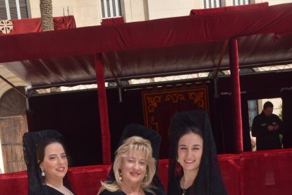 Elena Casado, María Gómez y Ana Casado.