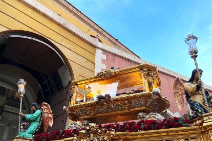 Salida del Santísimo Cristo Yacente.