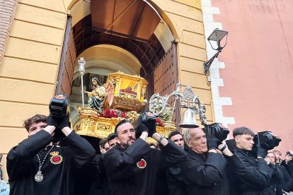 Salida del Santísimo Cristo Yacente.