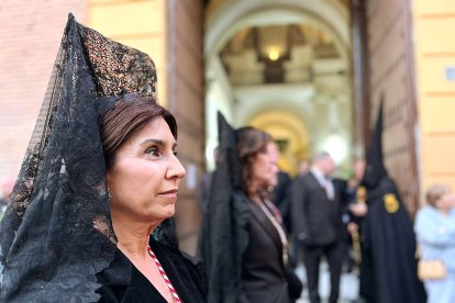 Sacramento Sánchez, en primer plano, y la alcaldesa María del Mar Vázquez.