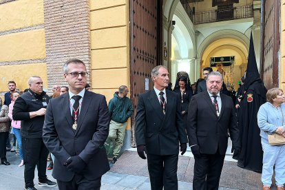 Antonio Urdiales, Antonio Casimiro y Diego Cruz, concejales.