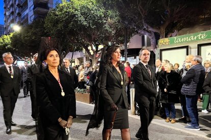 La alcaldesa, María del Mar Vázquez, con Sacramento Sánchez y Juanjo Segura.