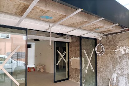 Las puertas automáticas ya se han instalado.