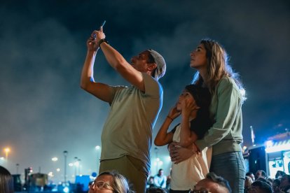 Almerienses y valencianos se reunieron en la \'Nit del Foc\' y en la cremá.