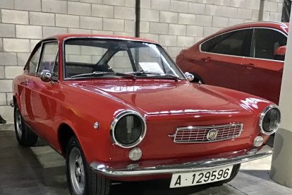 Seat 850 Coupé.