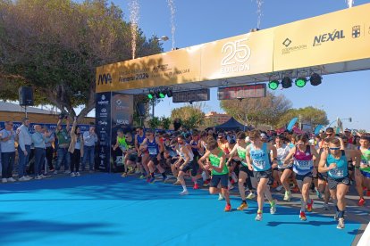 Momento de la salida de la XXV edición de la Medio Maratón de Almería 2024.