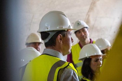 A la izquierda, el subdelegado del Gobierno.