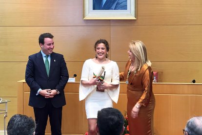 María Teresa Rosas, gadorense ejemplar.