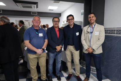 Representantes de todos los sectores empresariales se dieron cita en el acto.