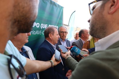 Atención a los medios de comunicación.