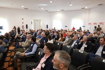 Lleno en el salón de actos de Vicasol.