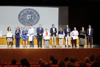 Virtudes Enrique, Nicolás Espadas, Antonia Esteban, Isabel Fernández,
Diego Fernández y María Isabel Fernández.