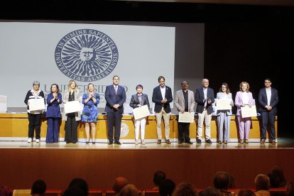 Ana María Navarro, María del Carmen Navarro, María José Navarro, José Navarro, Francisca Navas Castillo, Manuel Nieto Nieto y María Nieto.