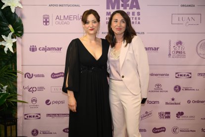La pianista Pilar Onares y María Montagut.