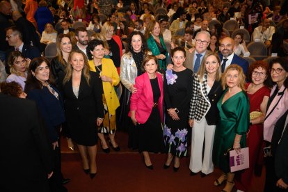 Autoridades políticas de distintas administraciones en el Auditorio Maestro Padilla.