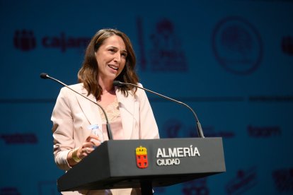 María Montagut durante su discurso ante un Maestro Padilla repleto.