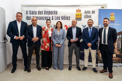 Alcaldesa, diputados, delegados y Sergio Domínguez