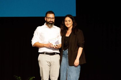 Carmen Galera, concejala de Deportes y Juventud el premiado