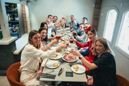 Euroabonos disfrutando de las fiestas de San Marcos en La Bodega del Jamón.