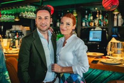 Ricardo Céspedes, gerente de La Voz de Almería, y Sonia Bernabé.