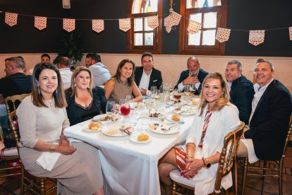Óptica Jose Luis disfrutando de las fiestas de San Marcos 2024 en Restaurante La Costa.