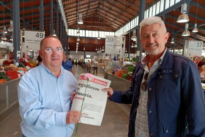 José Luis Mena, a la derecha de la foto.