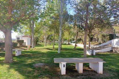 Mesas disponibles para los que decidan visitar Montagón.