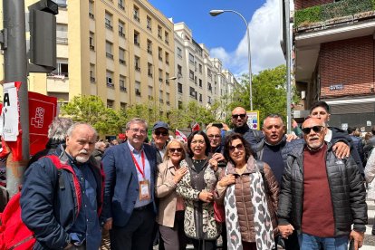 Parte de la delegación almeriense en la calle Ferraz.