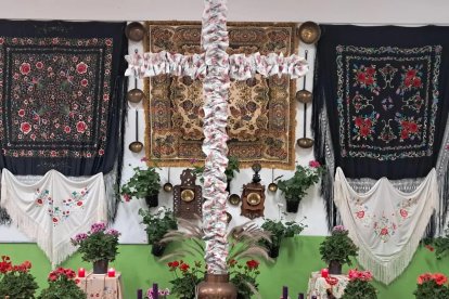 Cruz de Mayo de la Unidad en el barrio de Piedras Redondas.