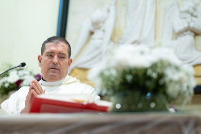 Alejandro abrió las puertas de la Iglesia a todos los vecinos. Foto: Juan Antonio Fernández Giménez