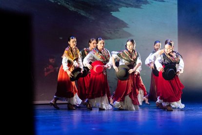 Alumnas de 1º de Baile Flamenco en Raíz-Almadrabilla.