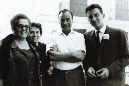 En la boda de Juanita Pardo junto a doña Ascensión, Manolo \'Saberes\' y José Mari.