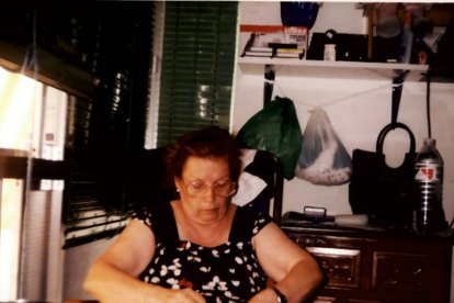 Rosalía López siempre al cuidado de la familia.