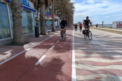 Tramo del nuevo carril bici que ya está listo.