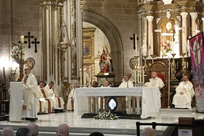 Celebración en la Catedral de San Juan de Ávila, patrón del clero español.