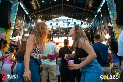 Disfrutando del viernes en Solazo Fest.