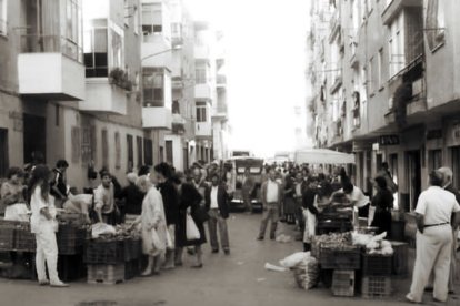 La venta ambulante justo delante de la Relojería de Antonio.