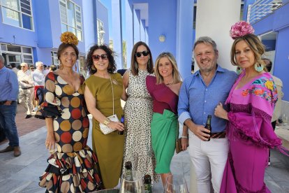 Carmen Mayor, Paqui Rapallo, María del Mar Ramos, Adela Monterreal, Miguel Ángel Gutiérrez y María José Soler.
