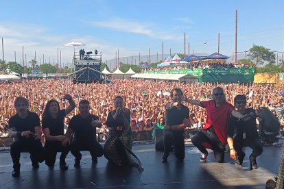 Almería se rinde a Camela y el dúo madrileño agradece al público del Solazo su cariñó.