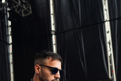 El DJ de Almería Sergy M pone a bailar a todo el mundo en Solazo Fest.