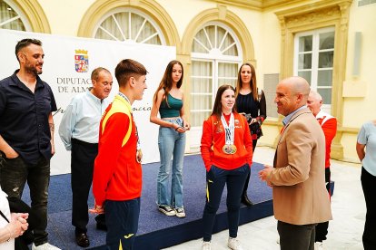 Conversando acerca de los logros.