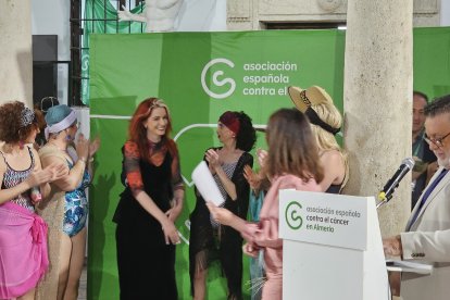Entrega de reconocimientos por participar en el evento.