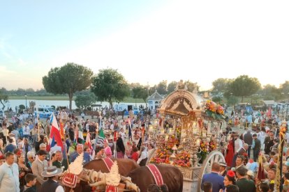 Almería, en su presentación ante la Virgen del Rocío.