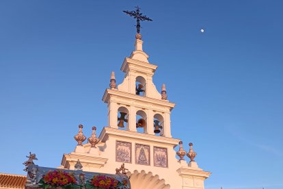 El Simpecado de Almería, en su presentación a la Virgen del Rocío.