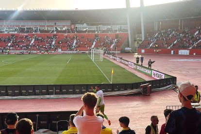 Despidiéndose de la afición.