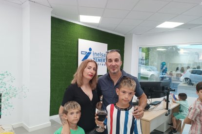 Trabajadores y sus familiares asistieron al acto inaugural.