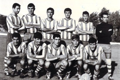 Defendió la camiseta de diferentes equipos de Almería.