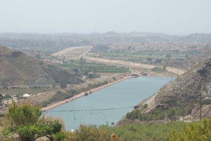 Desde lo más alto el canal de remo.